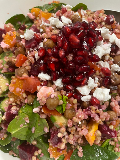 a gorgeous roasted beetroot, pomegranate balsamic chickpeas, french green lentils, fresh orange slices and a mapl-lemon dressing
